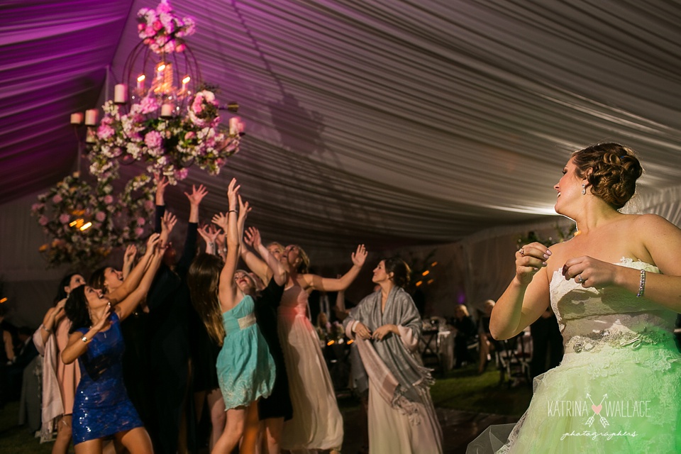 bouquet toss